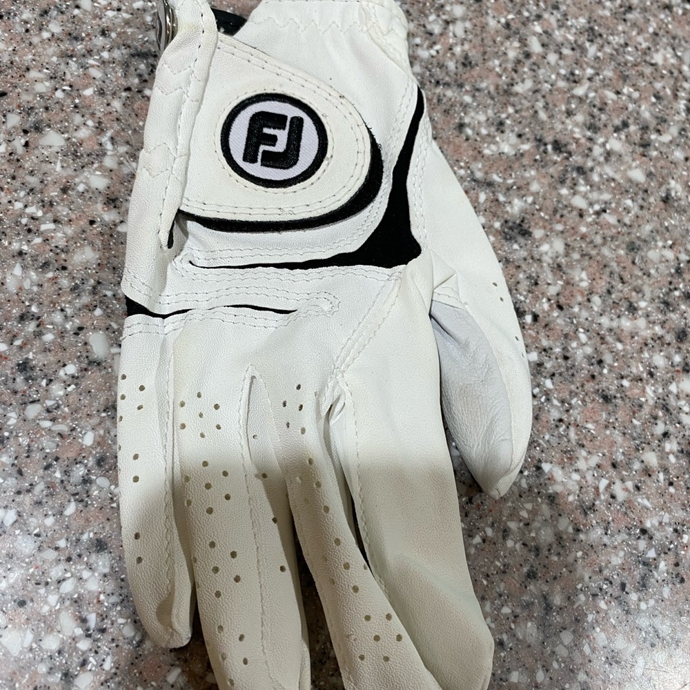 Footjoy Women’s Right Hand Golf Glove, Size Medium
